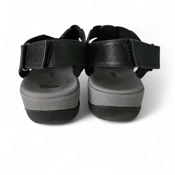 CLARKS Black Strappy Comfort Sandals – size 6 - Picture 7 of 9